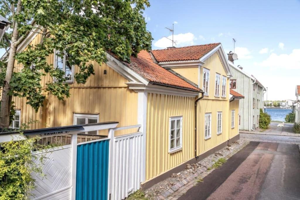 Central Laegenhet I 1700-Talshus Västervik Exterior photo