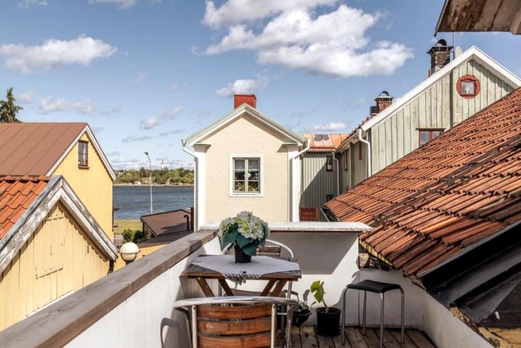Central Laegenhet I 1700-Talshus Västervik Exterior photo