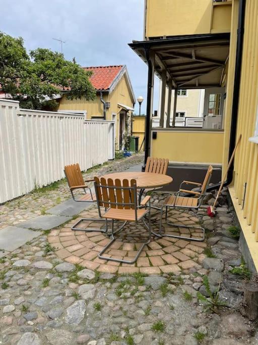 Central Laegenhet I 1700-Talshus Västervik Exterior photo
